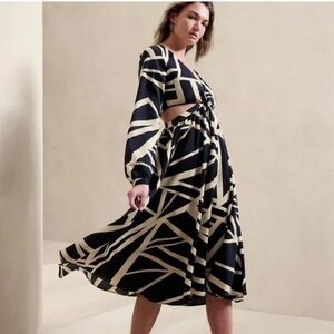 Banana Republic Long Sleeve Black and Cream Dress